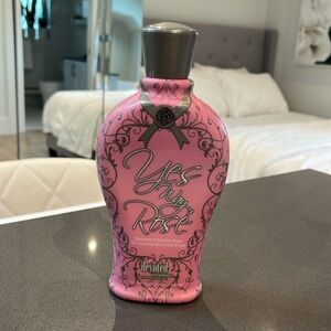 360mL Yes Way Rose tanning lotion with Bronzer